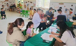 Thanh H&#243;a phủ vaccine sởi vượt 96%, ngăn chặn dịch b&#249;ng ph&#225;t