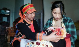 Nhiệm vụ của cô đỡ thôn bản là gì?
