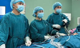 'Giải cứu' dạ dày bị xoắn cho bé trai 2 tuổi ở Quảng Ngãi