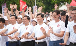 TS Angela Pratt: C&#225;c nh&#224; hoạch định ch&#237;nh s&#225;ch đ&#227; bỏ phiếu cho sức khỏe khi cấm thuốc l&#225; điện tử, nung n&#243;ng