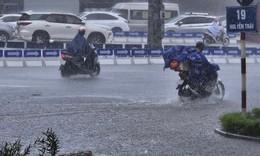Chiều nay Hà Nội mưa dông giải nhiệt nắng nóng