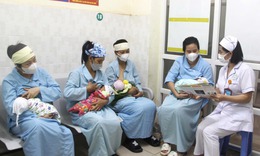 Bộ Y tế khuyến kh&#237;ch đẩy mạnh c&#225;c hoạt động tư vấn, hướng dẫn nu&#244;i con bằng sữa mẹ ở v&#249;ng s&#226;u, v&#249;ng xa