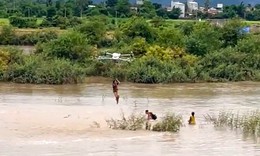 M&#225;y bay kh&#244;ng người l&#225;i được thiết kế thế n&#224;o để cứu được người trong nước lũ?