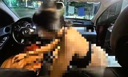 Vụ clip đ&#244;i nam nữ c&#243; h&#224;nh động nhạy cảm tr&#234;n xe Mercedes: C&#244;ng an mời 3 người l&#234;n l&#224;m việc