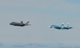 F-35 Italia lần đầu &#39;chặn&#39; Su-27 v&#224; Su-24M Nga tr&#234;n bầu trời Baltic