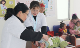 Nỗ lực cải thiện dinh dưỡng cho trẻ em v&#249;ng cao