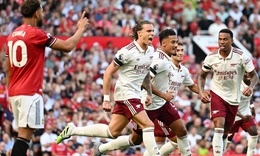 Arsenal đ&#225;nh bại Manchester United ngay tại th&#225;nh địa Old Trafford