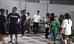 Người đàn ông bị điện giật tử vong khi chằng chống mái tôn
