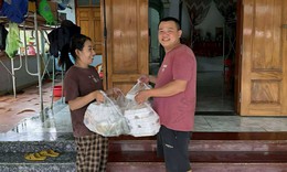 Những suất cơm nghĩa t&#236;nh