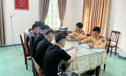 Tịch thu xe m&#225;y thiếu ni&#234;n bu&#244;ng tay nhảy điệu &#39;Aura Farming&#39; tr&#234;n đường