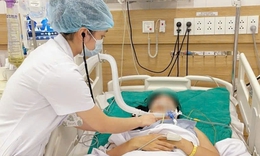 Hai người phụ nữ liệt toàn thân sau khi đi tiêm botox để làm đẹp