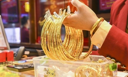 Giá vàng hôm nay ngày 30/8 tăng vùn vụt lên đỉnh cao mới