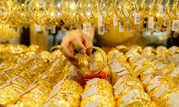 Gi&#225; v&#224;ng h&#244;m nay ng&#224;y 6/8 lại nằm y&#234;n nghe ng&#243;ng