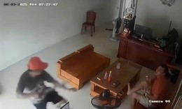 Người đàn ông bị chém đứt lìa tay tại nhà riêng