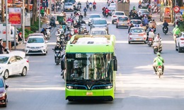 H&#224; Nội sử dụng xe bu&#253;t điện phục vụ tại c&#225;c điểm du lịch khu vực trung t&#226;m 