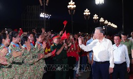 Tổng Bí thư dự Chương trình chính luận nghệ thuật 'Dưới cờ vinh quang'