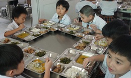 Chất lượng bữa ăn b&#225;n tr&#250;: Cần gi&#225;m s&#225;t chặt chẽ, tr&#225;nh h&#236;nh thức