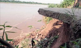 C&#244;ng bố t&#236;nh huống khẩn cấp về sạt lở bờ, vở s&#244;ng Thao đoạn qua x&#227; Tam N&#244;ng (Ph&#250; Thọ)