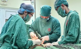 Bé gái 15 tuổi mắc ung thư tế bào mầm buồng trứng hiếm gặp