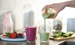 C&#243; n&#234;n thay bữa ch&#237;nh bằng sinh tố khi giảm c&#226;n?