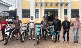 Xử lý nhóm thanh thiếu niên mang dao phóng lợn gây rối trật tự công cộng