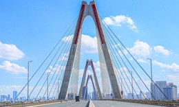 Người d&#226;n lưu &#253;: Cầu Nhật T&#226;n cấm to&#224;n bộ phương tiện từ 0h đến 4h trong th&#225;ng 9