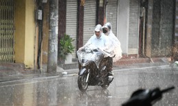 Miền Bắc mưa d&#244;ng rải r&#225;c trước khi bước v&#224;o đợt mưa lớn diện rộng
