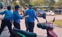 Nguy&#234;n nh&#226;n 3 bảo vệ h&#224;nh hung t&#224;i xế xe &#244;m trước cổng Bệnh viện đa khoa số 1 L&#224;o Cai 