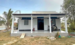 C&#224; Mau c&#244;ng bố ho&#224;n th&#224;nh Chương tr&#236;nh x&#243;a nh&#224; tạm, nh&#224; dột n&#225;t năm 2025