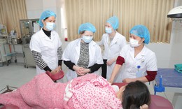 B&#233; sơ sinh 32 ng&#224;y tuổi suy tuần ho&#224;n, suy h&#244; hấp nặng do vi&#234;m phổi RSV