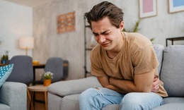 Nam thanh ni&#234;n nhập viện v&#236; đau bụng, bất ngờ ph&#225;t hiện bệnh hiếm g&#226;y tr&#224;n dịch đa m&#224;ng