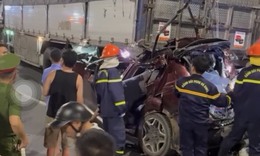 Video hiện trường tai nạn kinh ho&#224;ng tr&#234;n đường nối cao tốc, 3 người mắc kẹt, t&#224;i xế tử vong tại chỗ