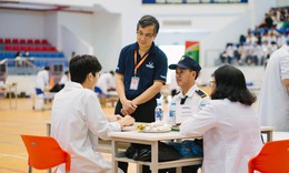 Biến giảng đường th&#224;nh &#39;bệnh viện thu nhỏ&#39; r&#232;n kỹ năng, y đức cho sinh vi&#234;n y khoa