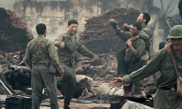 &#39;Mưa đỏ&#39; ch&#237;nh thức vượt &#39;Mai&#39; của Trấn Th&#224;nh, lập kỷ lục doanh thu ph&#242;ng v&#233;