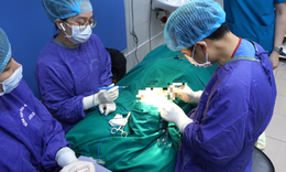 Vùng kín bị khâu 20 mũi, nữ bệnh nhân đau đớn nhập viện cấp cứu