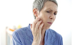 Mất răng ở người cao tuổi: Coi chừng nguy cơ suy dinh dưỡng và kiệt quệ sức khỏe