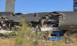 Thái Lan: Cần cẩu đổ sập vào đoàn tàu chở khách, ít nhất 22 người tử vong