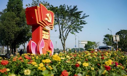 TP Huế rực rỡ cờ hoa hướng về Đại hội XIV của Đảng