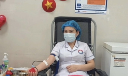 Nhân viên y tế hiến máu kịp thời, cứu sống bệnh nhân đa chấn thương nguy kịch