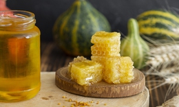 Mật ong: Giá trị thật và những hiểu lầm phổ biến