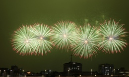 Các điểm xem bắn pháo hoa tối 23/1 tại Mỹ Đình rõ và đẹp nhất