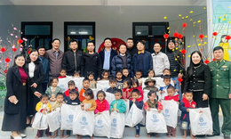 Xây dựng bếp ăn bán trú cho học sinh đồng bào Rục ở bản Mò O Ồ Ồ