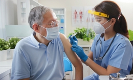Tại sao tiêm phòng lại quan trọng với người cao tuổi?