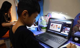 Màn hình máy tính khiến thị lực trẻ suy giảm nhanh ra sao?