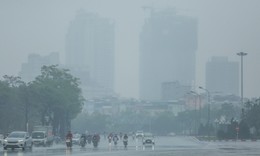 Miền Bắc trời mù mịt rét buốt, nồm ẩm và ô nhiễm không khí