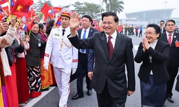Tổng Bí thư, Chủ tịch nước Lào và Phu nhân đến Hà Nội, bắt đầu thăm cấp Nhà nước tới Việt Nam