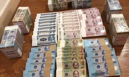 Nhộn nhịp thị trường 'đổi tiền mới' trước Tết: Cẩn trọng kẻo mất tiền oan