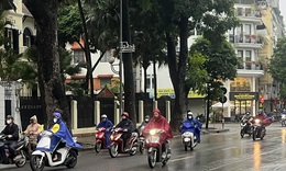 Miền Bắc cao điểm rét buốt, cảnh báo mưa lớn trên biển