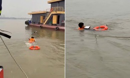 Giải cứu khẩn cấp người nhảy cầu Vĩnh Tuy chiều 3/1