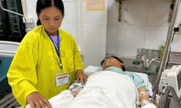 Tai nạn trên đường đến trường và hành trình giành lại sự sống của cậu học trò nghèo dân tộc Dao